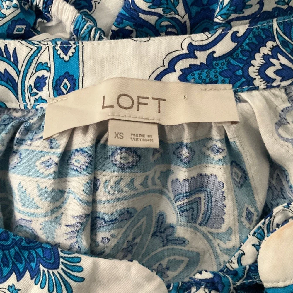 LOFT Top XS Blue White Paisley Bandana Print Puff Sleeve Boho Airy Cruise Travel